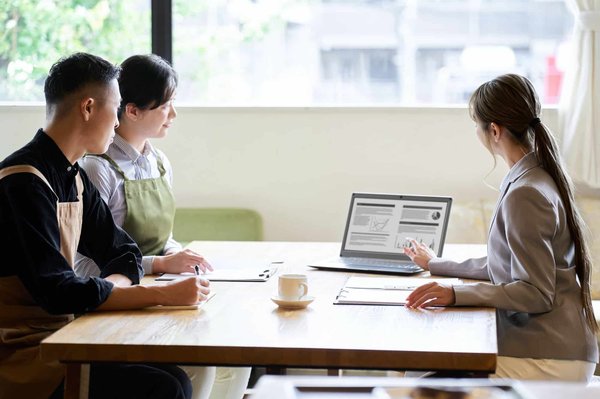 Choisir un consultant SEO : expertise clé pour optimiser votre visibilité en ligne