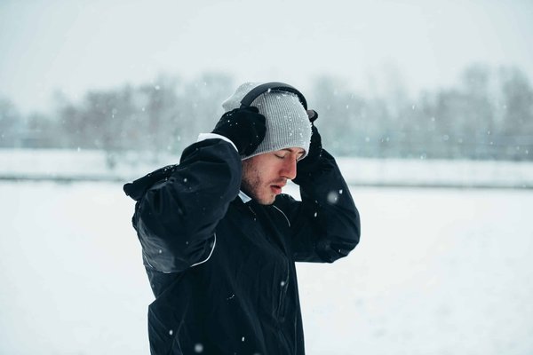 Quelles sont les étapes pour créer une playlist musicale collaborative sur votre téléphone ?